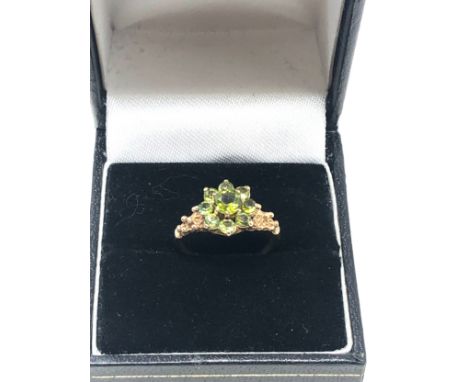 9ct gold green tourmaline cluster ornate dress ring (1.7g) 