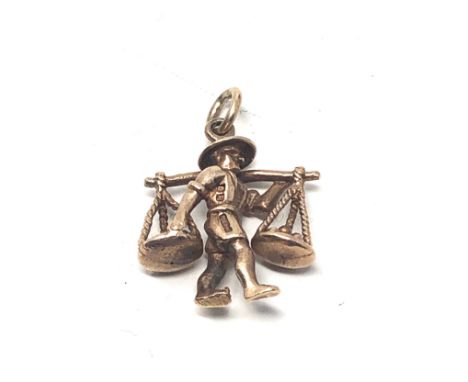 9ct gold vintage market merchant charm (2.6g) 