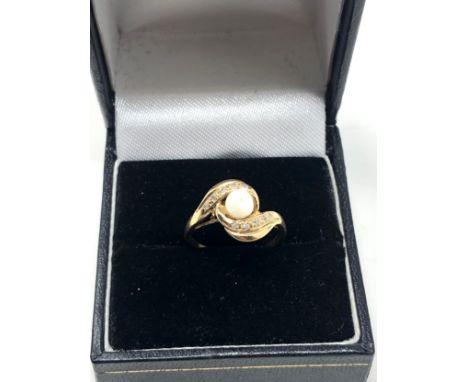 14ct gold pearl &amp; diamond twist setting ring (2.2g) 