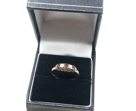 9ct gold vintage garnet &amp; opal gypsy setting ring (1.5g) 