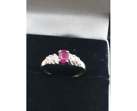 9ct gold ruby &amp; diamond dress ring (1.7g) 