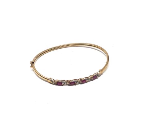 9ct gold vintage ruby &amp; diamond round bangle (4.4g) 
