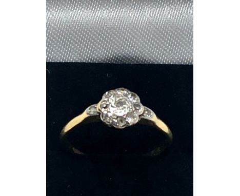 18ct gold vintage diamond floral cluster ring (1.8g) 