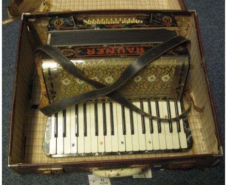 Rauner concerto piano accordion in carrying case. (B.P. 24% incl. VAT)