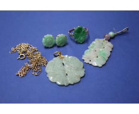 A 9ct gold link chain 4.2g: together with two carved jade pendants; a pair of carved jade ear studs; and an unmarked carved j