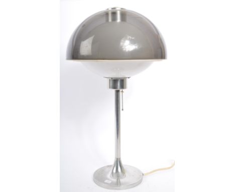 Robert Welch - A vintage 1966 Lumitron 3000 series tulip / mushroom table / desk lamp designed in 1966 by Robert Welch. Inner