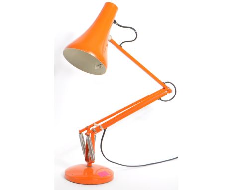 Herbert Terry &amp; Sons - Model 90 - A retro mid 20th Century Anglepoise industrial work factory desk table lamp light in an