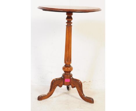 A Victorian 19th century&nbsp; inlaid walnut and rosewood pedestal games chess table. The table with circular top of rosewood