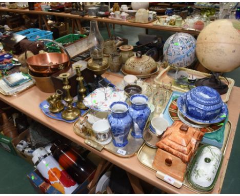 Three trays inc. 19th century apprentice chest, oil lamp, cottagewares, Maling jar and cover, Doulton Burselm dish, a pair of