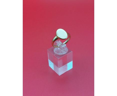 18ct gold signet ring 7.9 grams