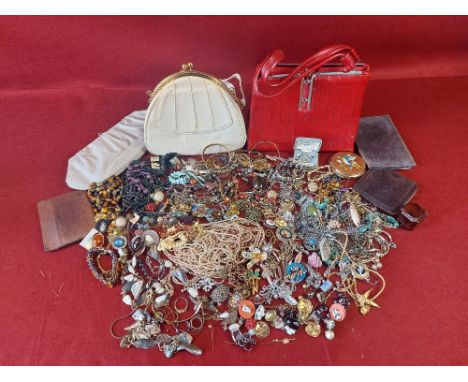 Collection vintage costume jewellery and handbags.