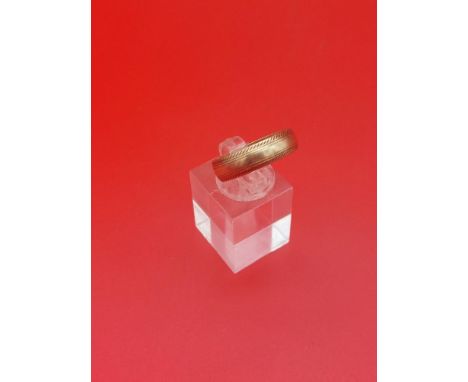 9ct gold ring size R. Weight 3.6 grams