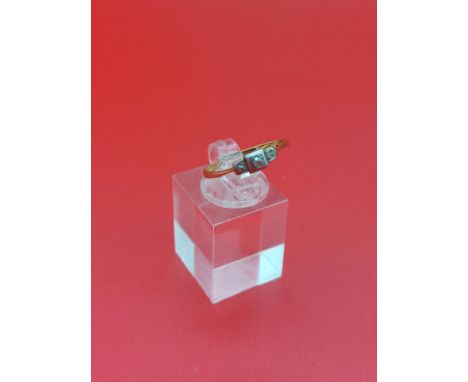 18ct gold ladies ring size N