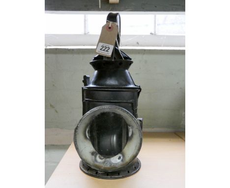 Metal railway style signalling lamp 