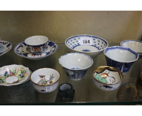 Various Oriental tea bowls and saucers 
