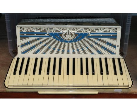 Gardini piano accordion 