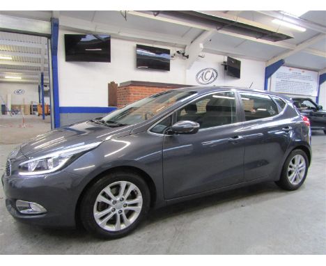 Make &amp; Model: Kia Ceed 2 Eco CRDIDate of Reg: AE64 YMGColour: Silvercc: 1582MoT: 30-07-2022Fuel Type: DIESELMileage: 94kT