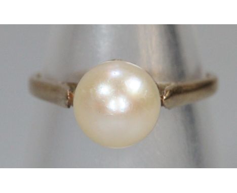 9ct gold cultured pearl ring.  Size M.  1.9g approx.  (B.P. 21% + VAT) 