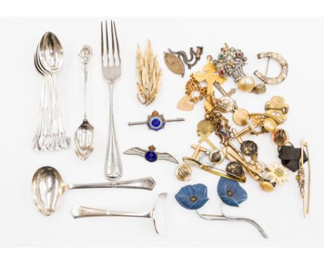 A Rifle Club silver teaspoon; five Deco silver spoons; fork; child's spoon and pusher (9) 4.61 ozt approx; costume jewellery 