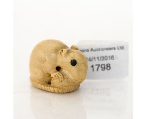 A composite rat netsuke, width 4cm