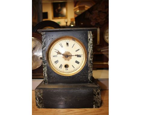 A slate mantle clock (af) Roman numerals, pendulum, no key 