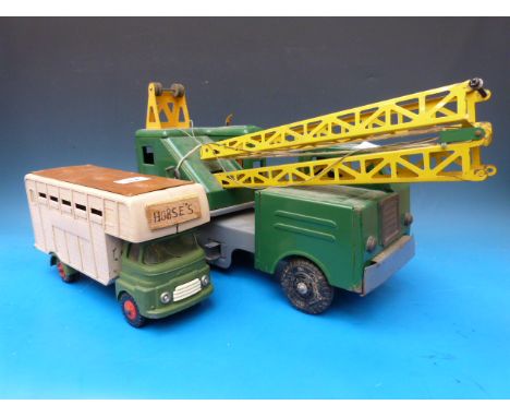 A Marx tin plate crane and a Tri-ang horse box