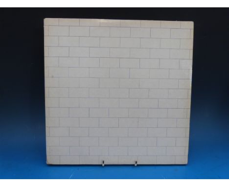 PINK FLOYD: "The Wall" (Dutch two LPs); "Relics" (First pressing-white textured sleeve); "The Dark Side Of The Moon" (No inne