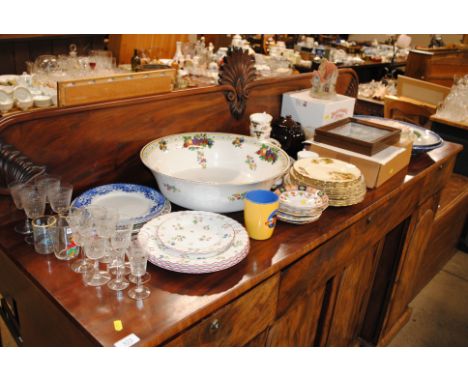 A quantity of various china and glassware to include Pall Mall glasses, wash bowl, Royal Vale saucers and side plates, Royal 