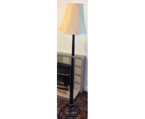 Standard lamp with oriental style decortation