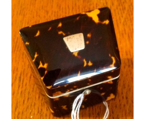 Fine quality tortoiseshell and ivory needlecase in the form of a miniature knife box with original packets of diamong tip