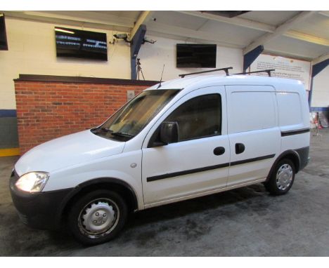 Make &amp; Model: Vauxhall Combo 1700 CDTIDate of Reg: VK56 XJBColour: Whitecc: 1248MoT: 10-12-2021Fuel Type: DIESELMileage: 