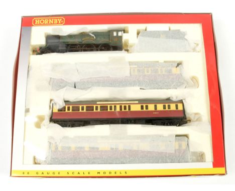 Hornby (China) R2795M (limited edition) "The Red Dragon" Train pack containing 4-6-0 BR green Castle Class Loco No.5007 "Roug