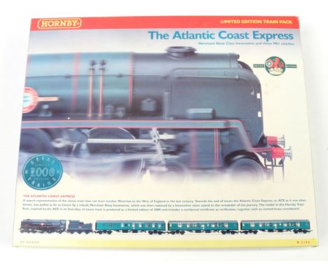 Hornby (China) R2194 (limited edition) "The Atlantic Coast Express" Train pack containing 4-6-2 BR green rebuilt Merchant Nav