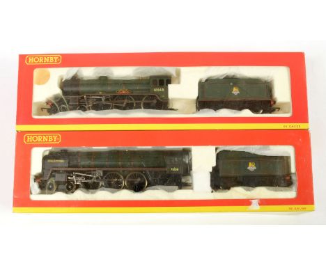 Hornby (China) BR green Steam Locos comprising R2387 4-6-2 Britannia Class No.70018 "Flying Dutchman", R2532 4-6-0 B17 Footba