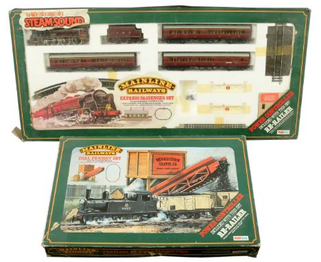 Mainline Railways Train sets (1) Express Passenger Set containing 4-6-0 LMS maroon Royal Scot Class Loco No.6100 "Royal Scot"