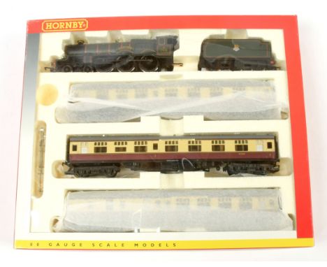 Hornby (China) R2133M (limited edition) "BR (WR) Train pack containing 4-6-0 BR green Castle Class Loco No.7025 "Sudeley Cast