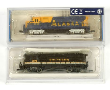 Bachmann North American Outline Diesel Locos comprising 63598 Alaska blue and yellow livery GP40 No.3015, also in lot Souther
