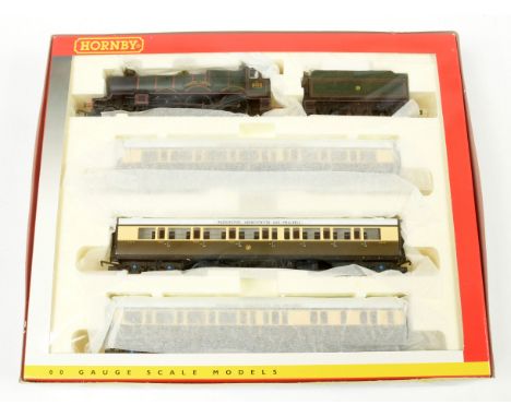 Hornby (China) R2196M (limited edition) "The Cambrian Coast Express" Train pack containing 4-6-0 GWR green Castle Class Loco 