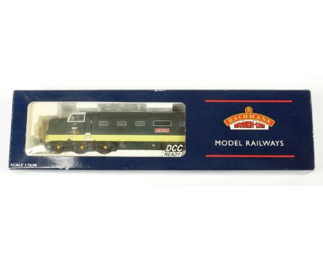 Bachmann OO Gauge 32-529 Co-Co BR two-tone green Class 55 Deltic Diesel Loco No.D9017 "The Durham Light Infantry", minor dama
