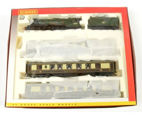 Hornby (China) R2365M (limited edition) "The Queen of Scots Pullman" Train pack containing 4-6-2 BR green A3 Class No.60051 "