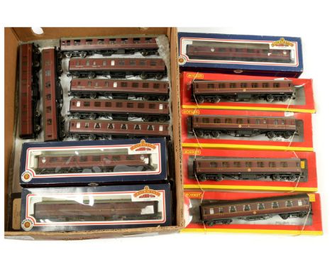 Hornby / Bachmann (China) OO Gauge group of Passenger Coaches consisting of Hornby LMS Standard Period 3 including All 3rd, B