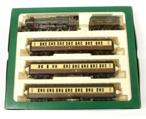 Hornby Railways R2084 (limited edition) GWR Train pack containing 4-6-0 GWR green King Class No.6009 "King Charles II" along 