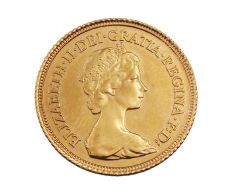 Queen Elizabeth II 1982 gold half sovereign coin
