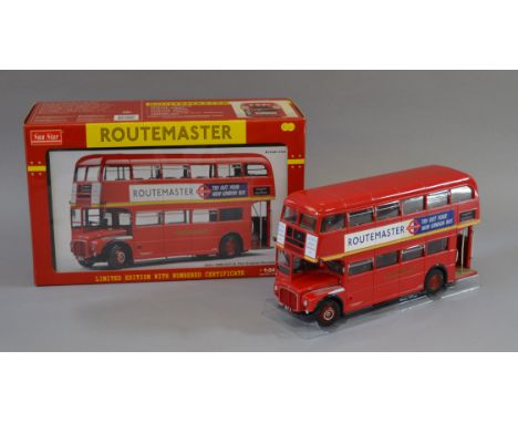 A boxed Sunstar diecast model London Transport Routemaster Bus in 1:24 scale, #2901 RM8  with certificate number 1874 of a li