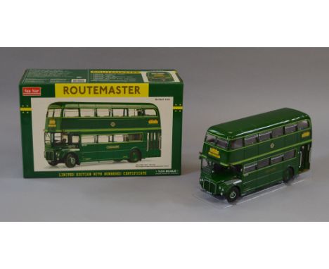 A boxed Sunstar diecast model Green Line Routemaster Coach in 1:24 scale, #2904 RMC1453  with certificate number 3375 of a li