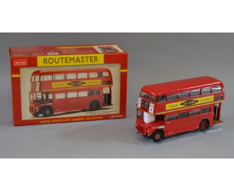 A boxed Sunstar diecast model London Transport Routemaster Bus in 1:24 scale, #2902 RM254  with certificate number 77 of a li