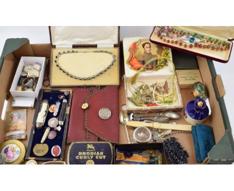 A mixed selection of costume jewellery and vintage watches, pocket knives and enamel badges. Some silver noted. (large tray) 