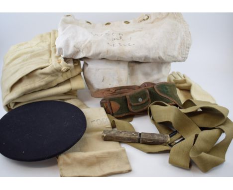 Military related items to include an antique white Royal Marines Infantry light duffle bag to include a cut throat razor, bel