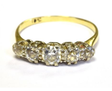 18CT VINTAGE DIAMOND FIVE STONE DRESS RING Ring size R 1/2, Weight 3g