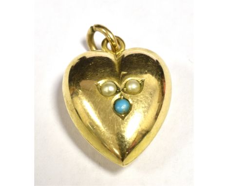 VINTAGE SEEDPEARL AND TURQUOISE SET HEART PENDANT Stamped 9C, Length 2cm, Weight 2g
